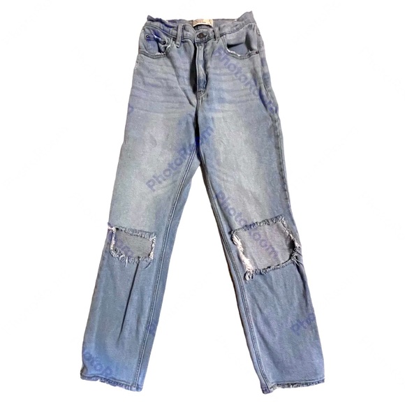 Abercrombie and Fitch distressed 90’s Straight High rise cropped jeans-size 4/27 - Picture 2 of 4
